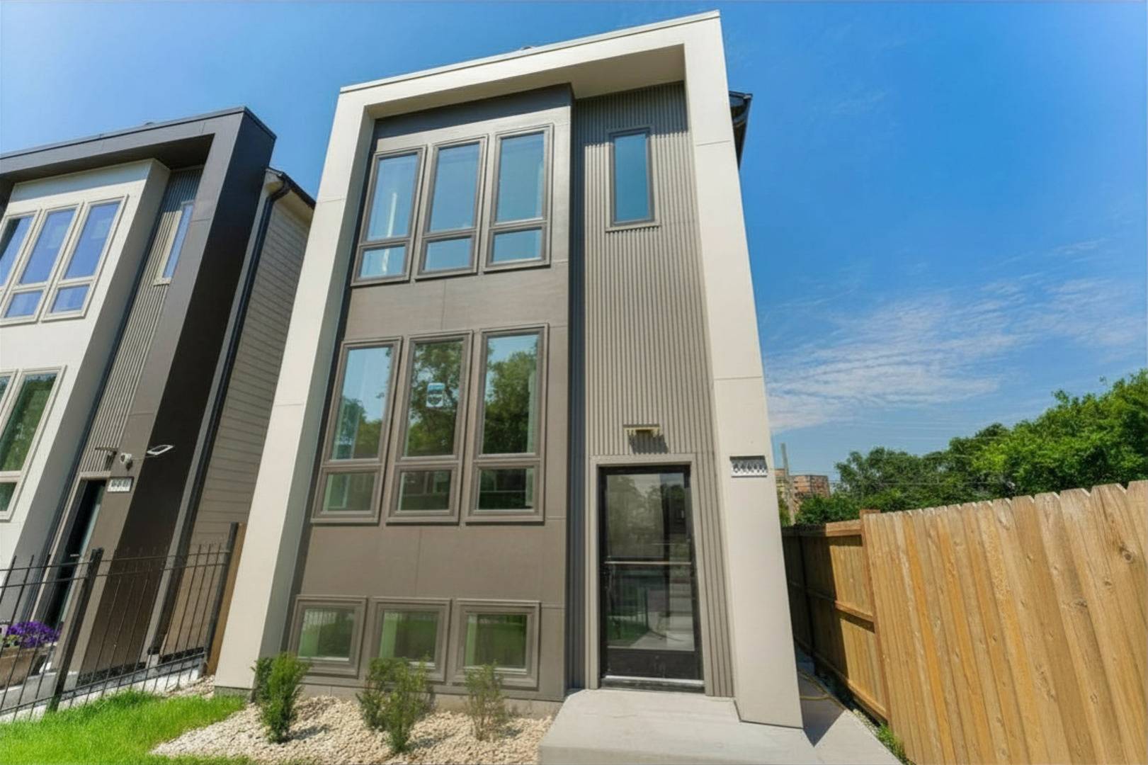 6402 S Vernon AVE, Chicago, IL 60637