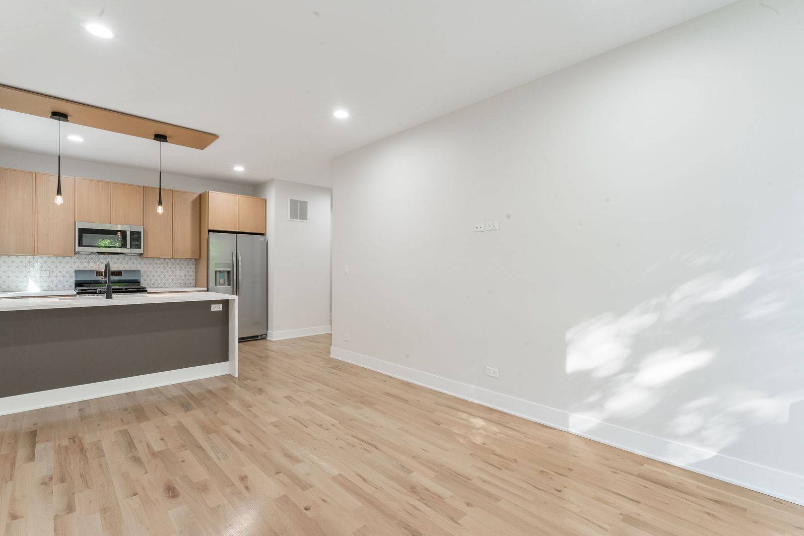 6402 S Vernon AVE, Chicago, IL 60637