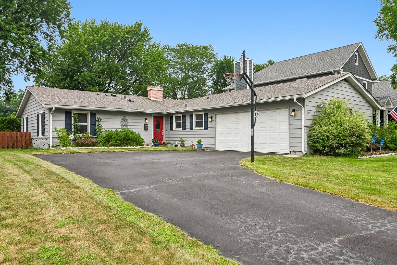 1810 N RIDGE AVE, Arlington Heights, IL 60004