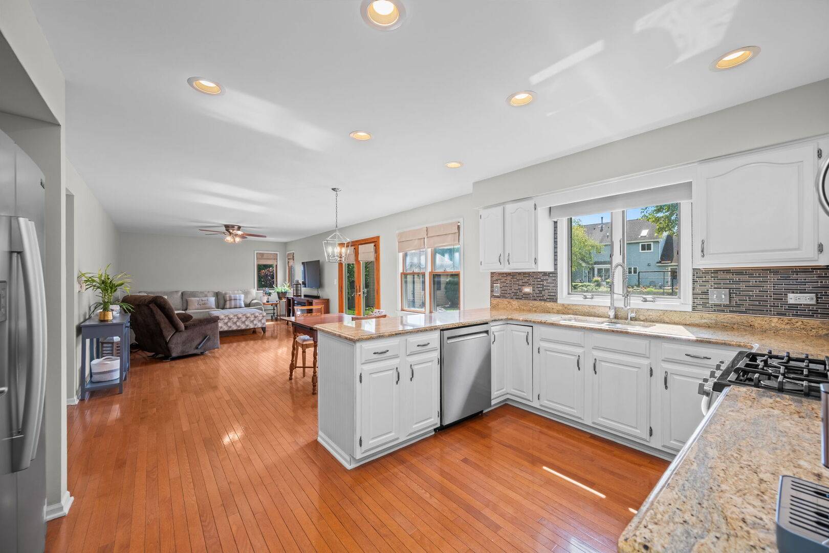 314 Stonebridge WAY, Mundelein, IL 60060