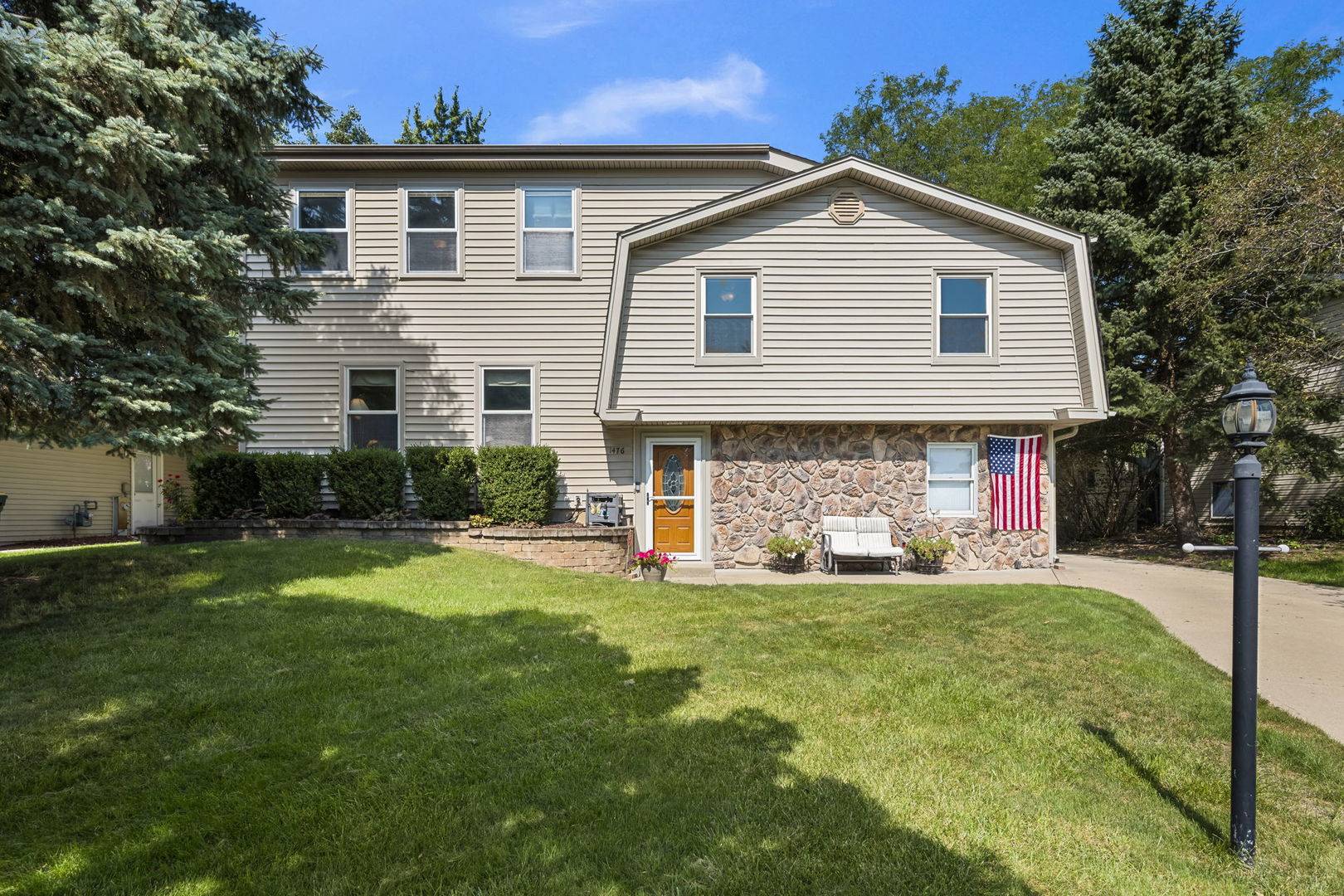 1476 Worden WAY, Elk Grove Village, IL 60007