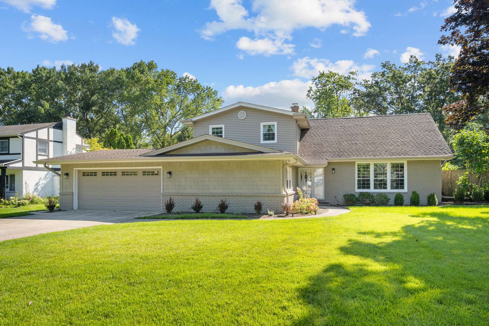 1319 Burr Oak RD, Lake Forest, IL 60045