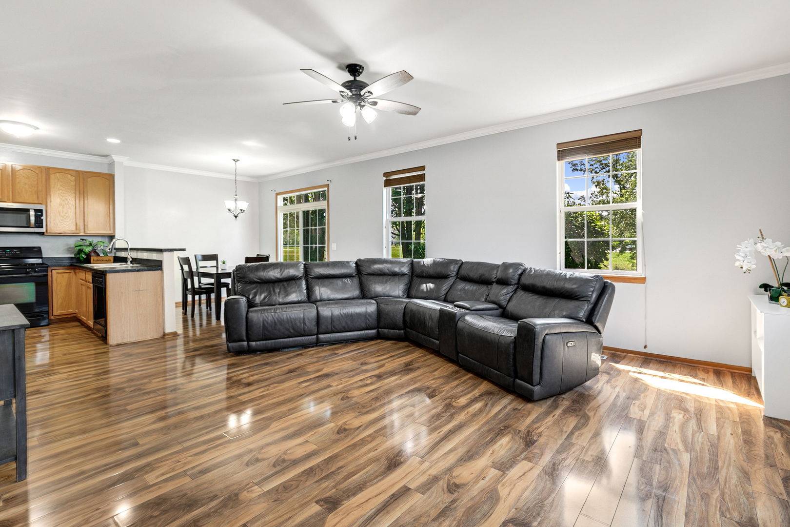 625 Arbor CIR, Lakemoor, IL 60051