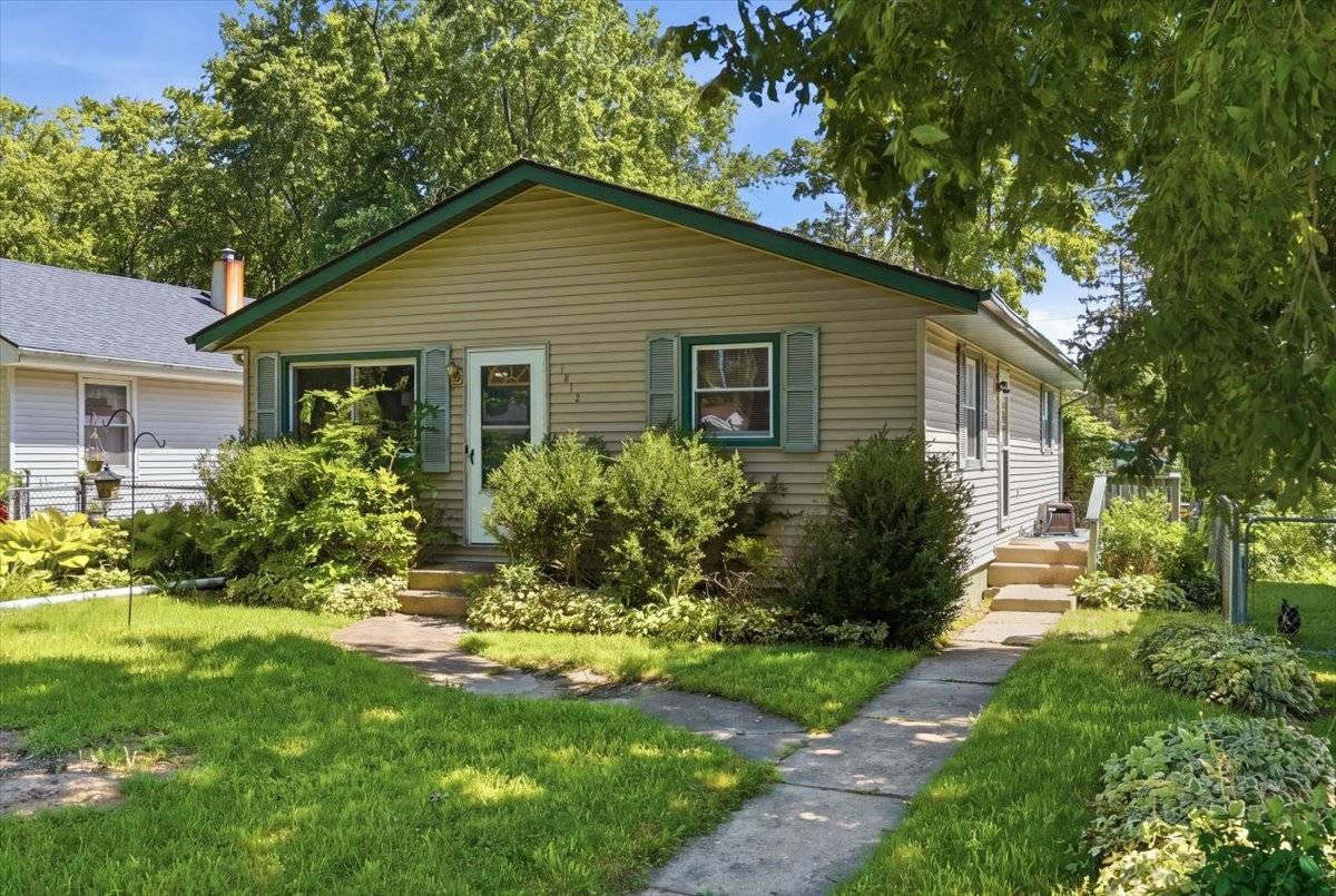 1813 Gilead AVE, Zion, IL 60099