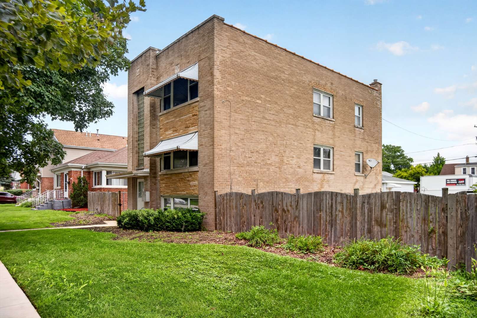 3329 Arthur AVE, Brookfield, IL 60513