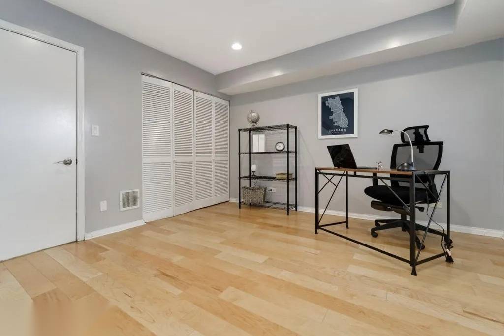 1540 N Greenview AVE #F, Chicago, IL 60642