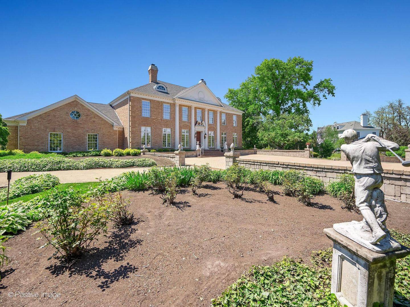 25W471 Plamondon RD, Wheaton, IL 60189