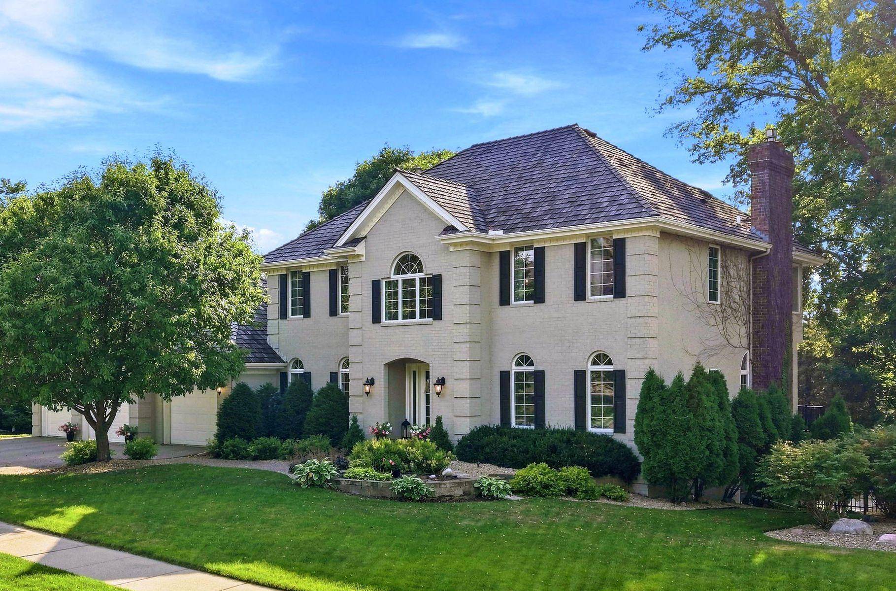 9486 Olympia DR, Eden Prairie, MN 55347