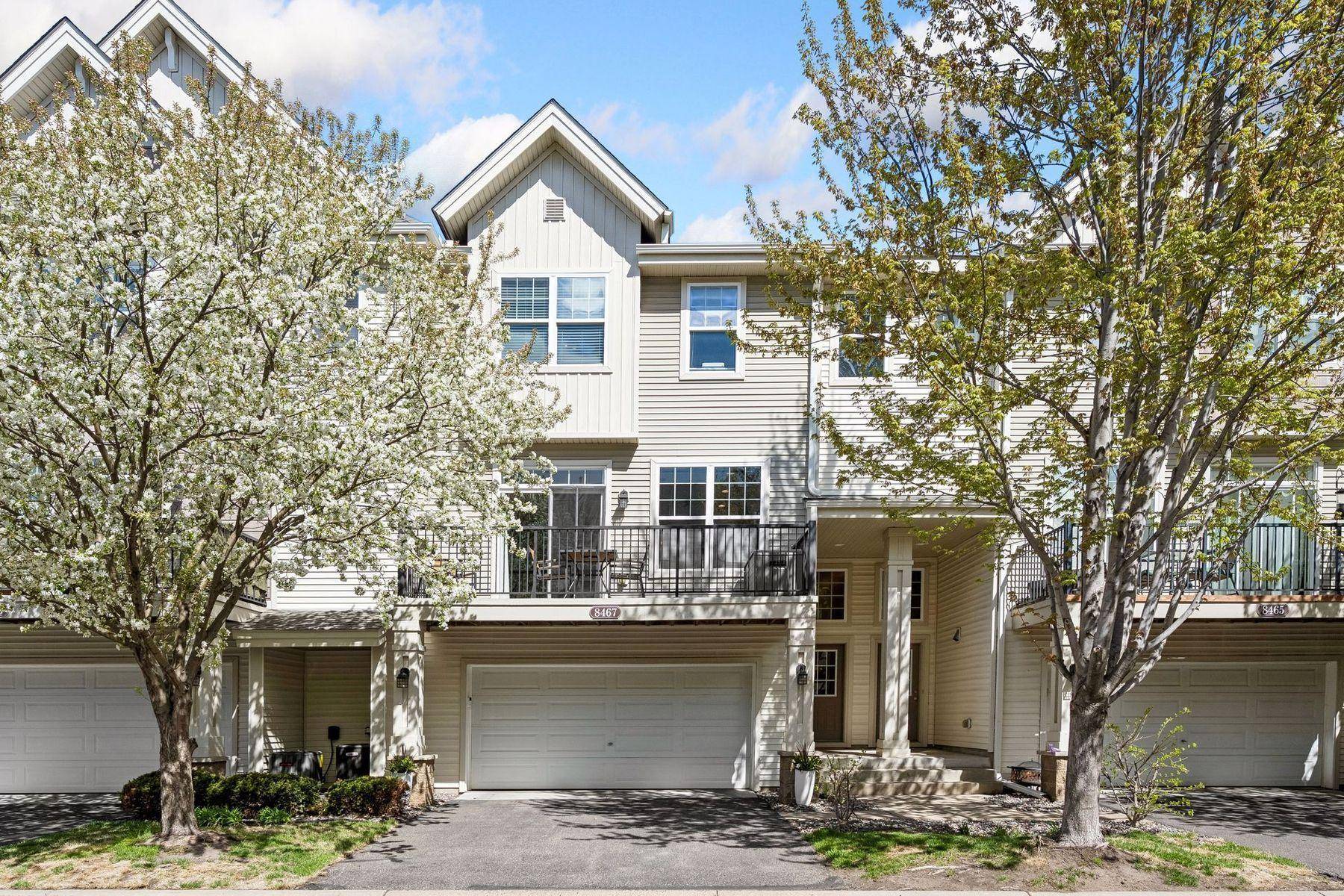 8467 Emery Pkwy N #903, Champlin, MN 55316