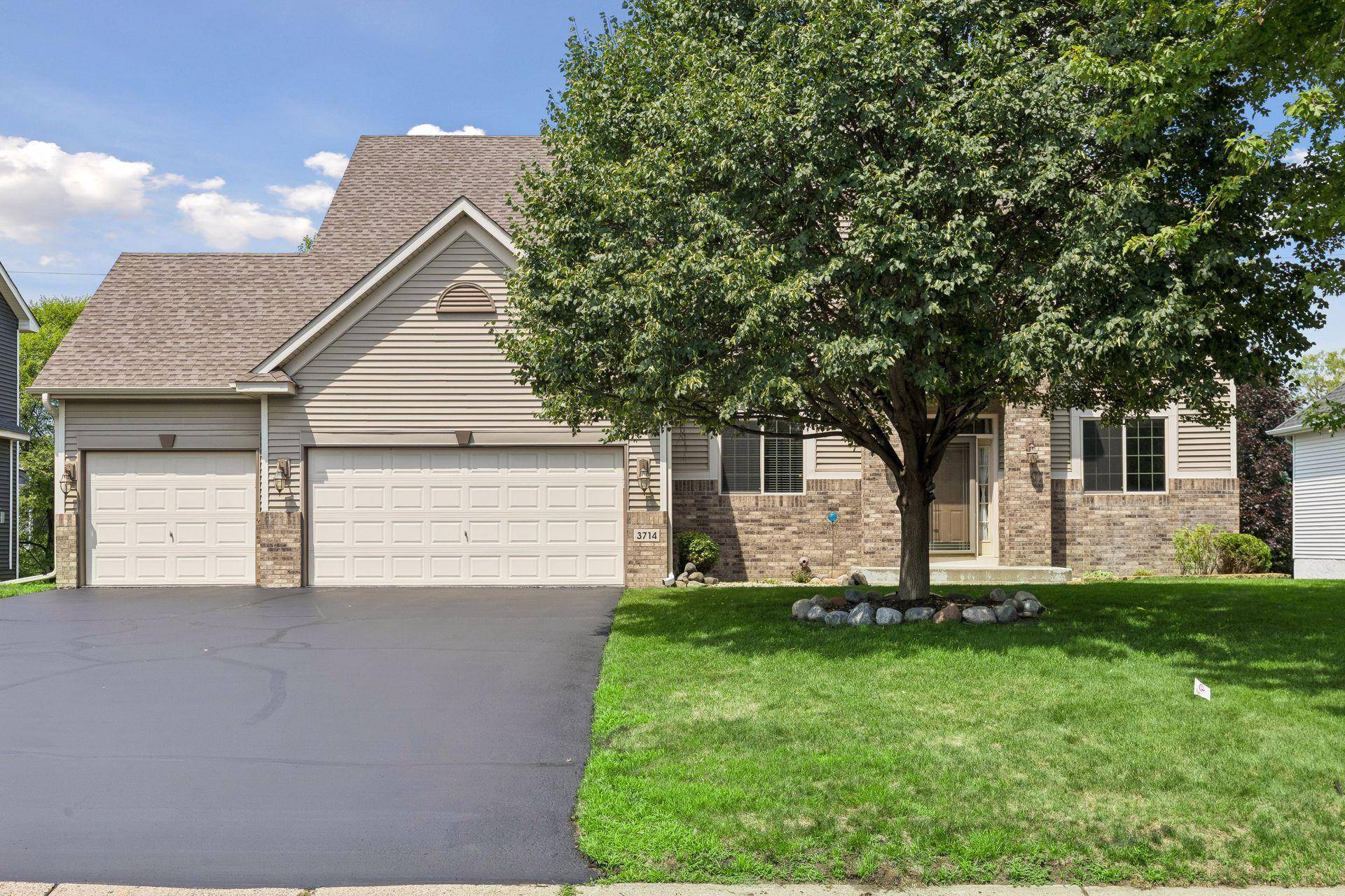 3714 103rd TRL N, Brooklyn Park, MN 55443
