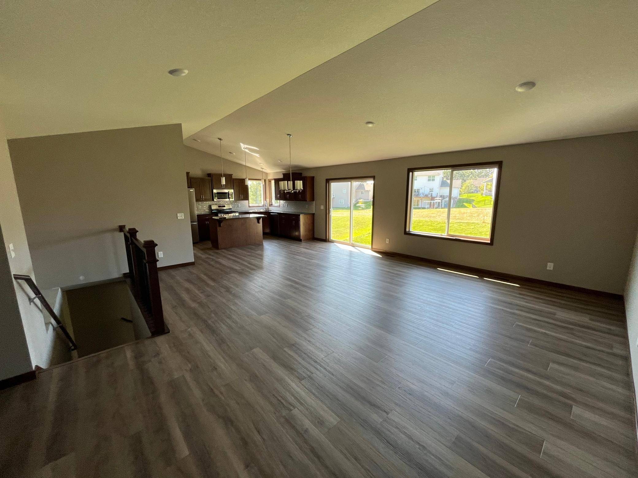 5869 Deer ST, Monticello, MN 55362