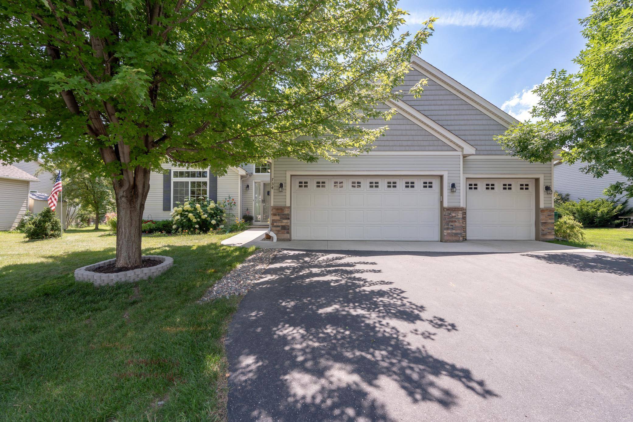 734 7th ST N, Montrose, MN 55363
