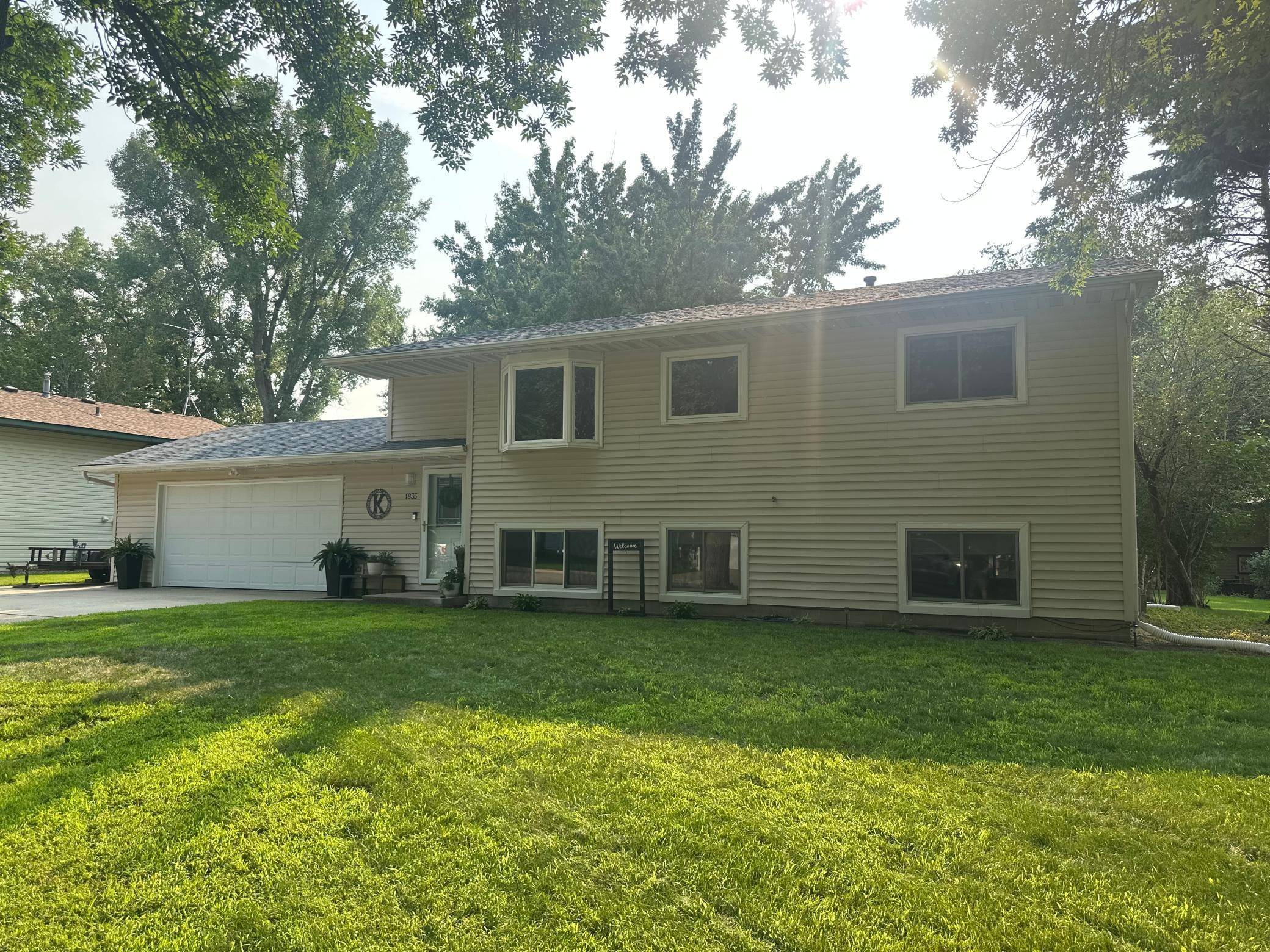 1835 Bayview DR, Albert Lea, MN 56007