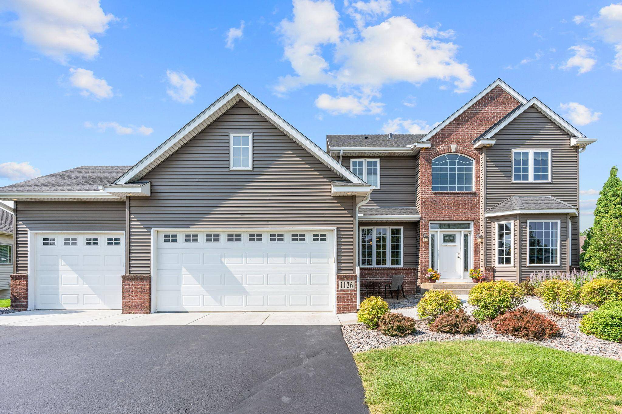 1126 Hudson TRL, Lino Lakes, MN 55038