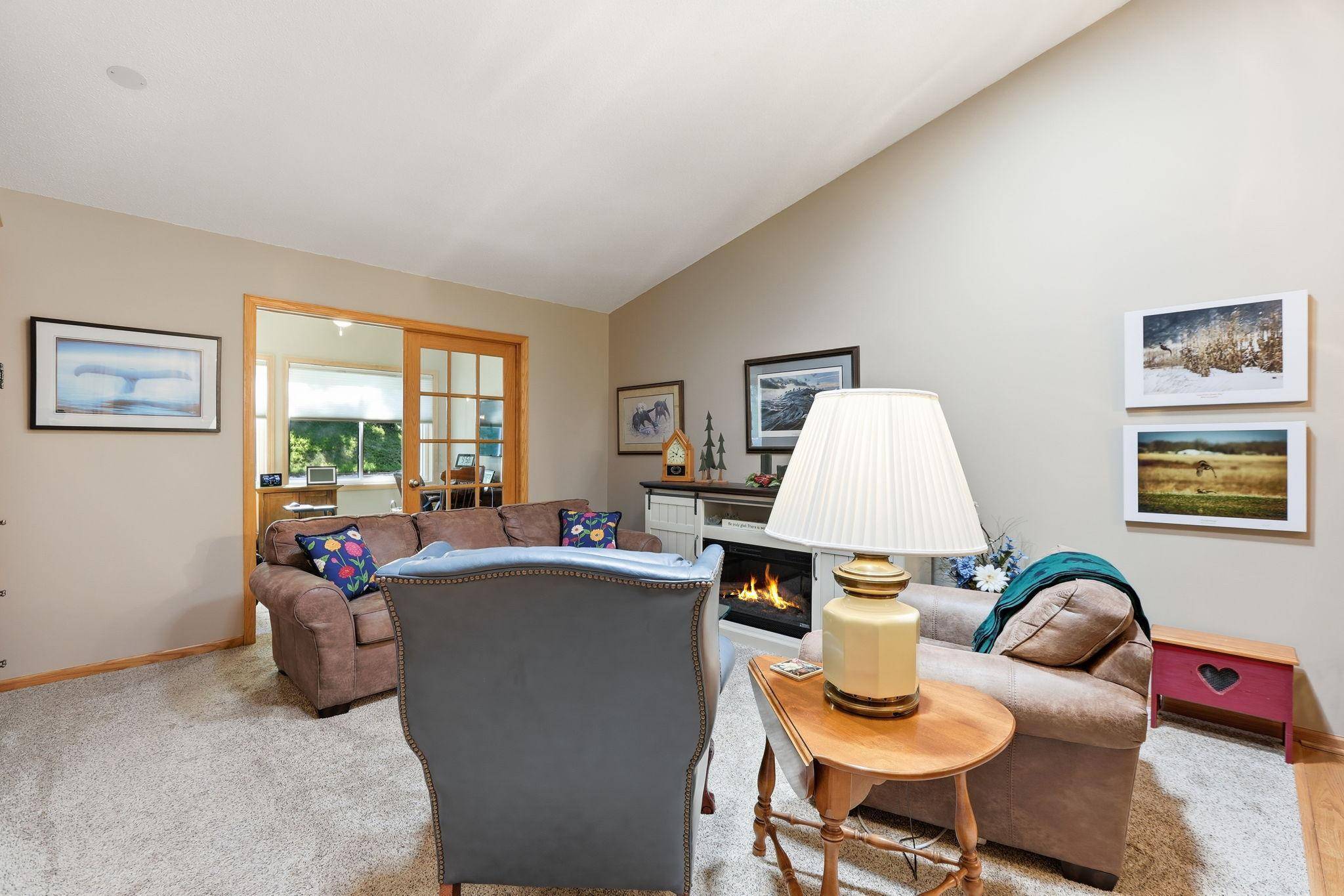 7590 Newbury RD, Woodbury, MN 55125