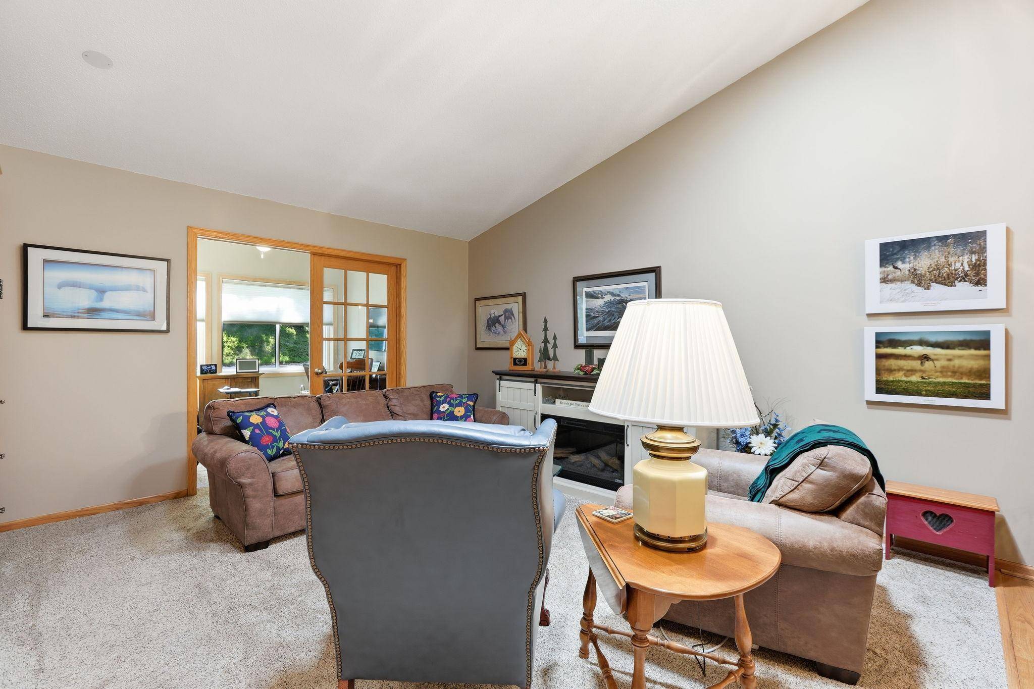 7590 Newbury RD, Woodbury, MN 55125