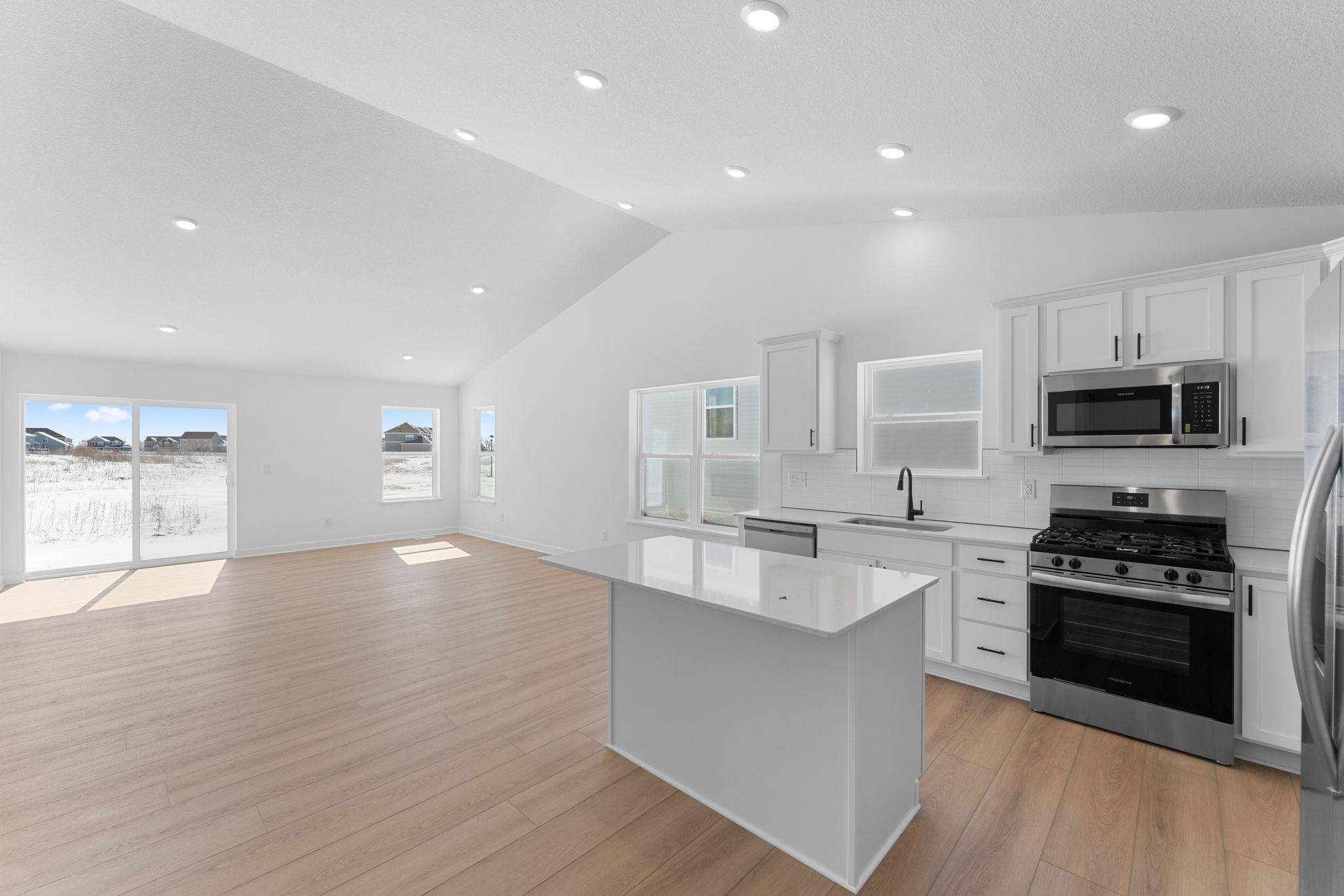 1905 Dogwood CT, Carver, MN 55315