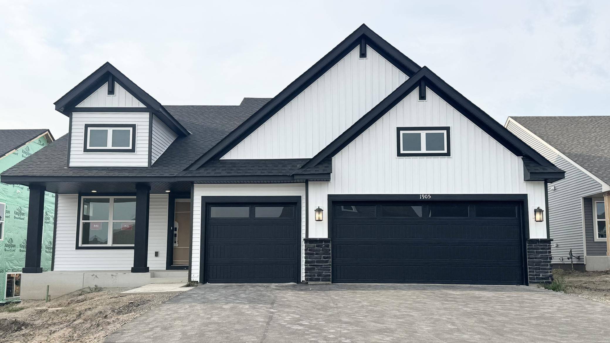 1905 Dogwood CT, Carver, MN 55315
