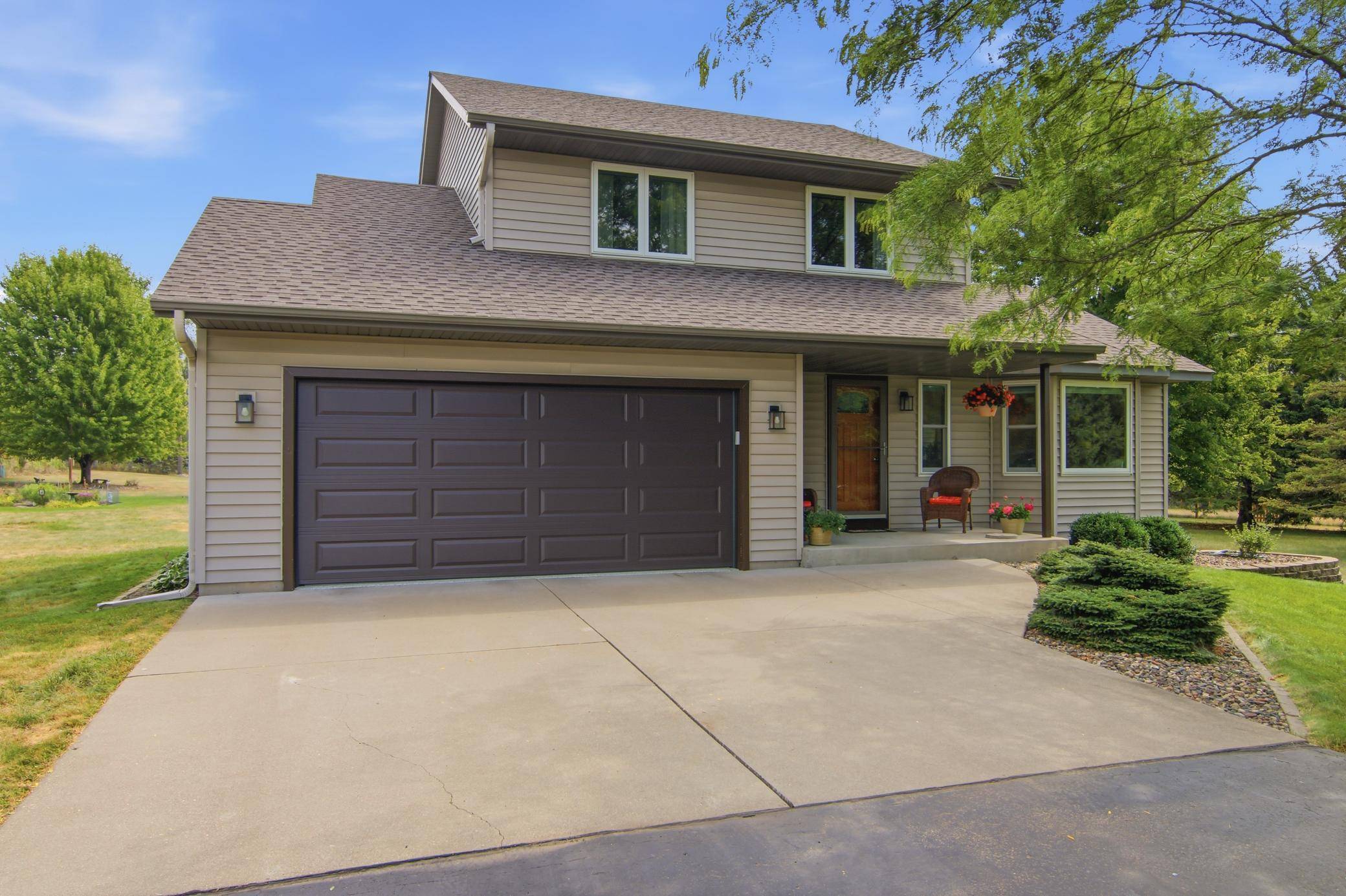 899 Wert RD, Hudson, WI 54016