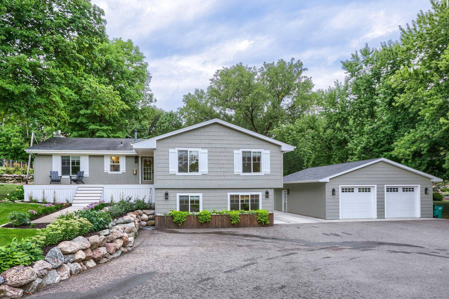 8605 Maple Grove Pkwy N, Maple Grove, MN 55311