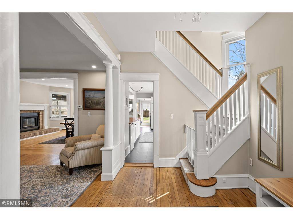 2168 1st ST, Saint Paul, MN 55110