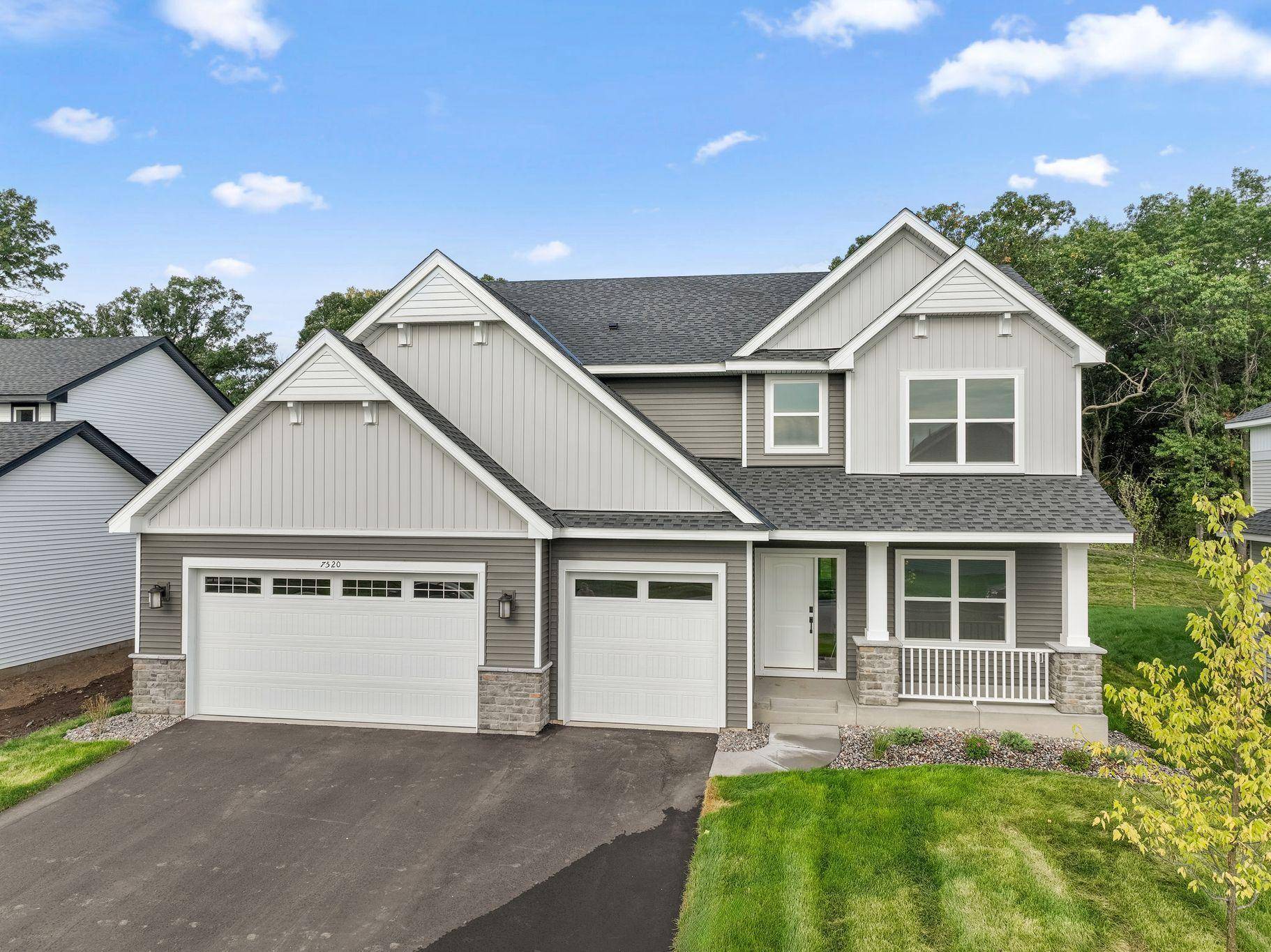 7520 Upper 42nd ST N, Oakdale, MN 55128