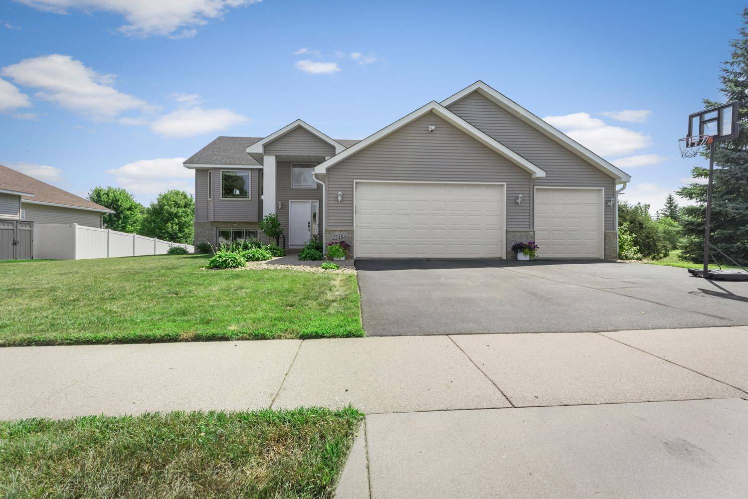 22486 Cantrel WAY, Farmington, MN 55024