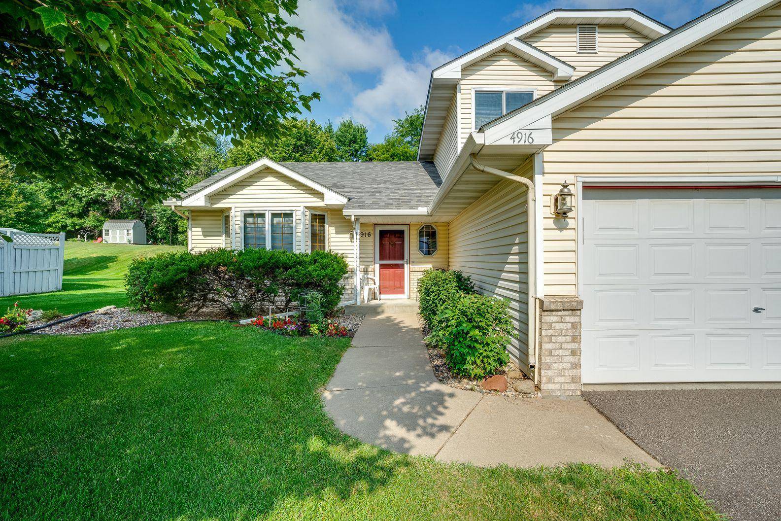 4916 Helmo AVE N, Oakdale, MN 55128