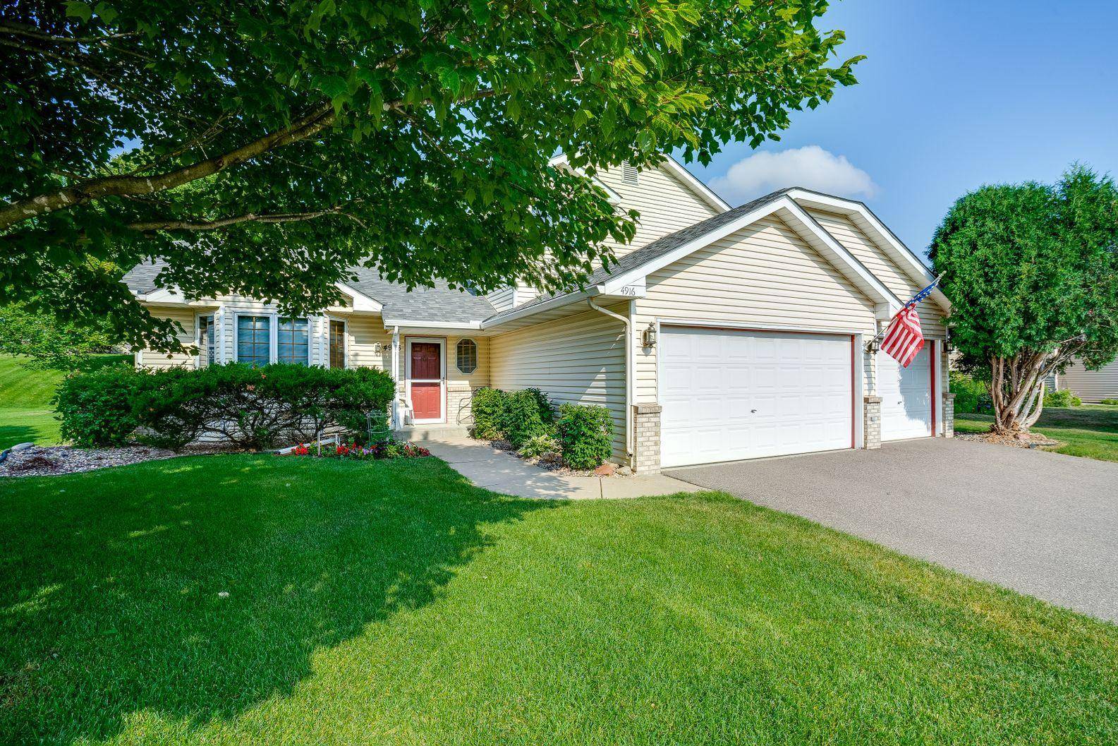4916 Helmo AVE N, Oakdale, MN 55128