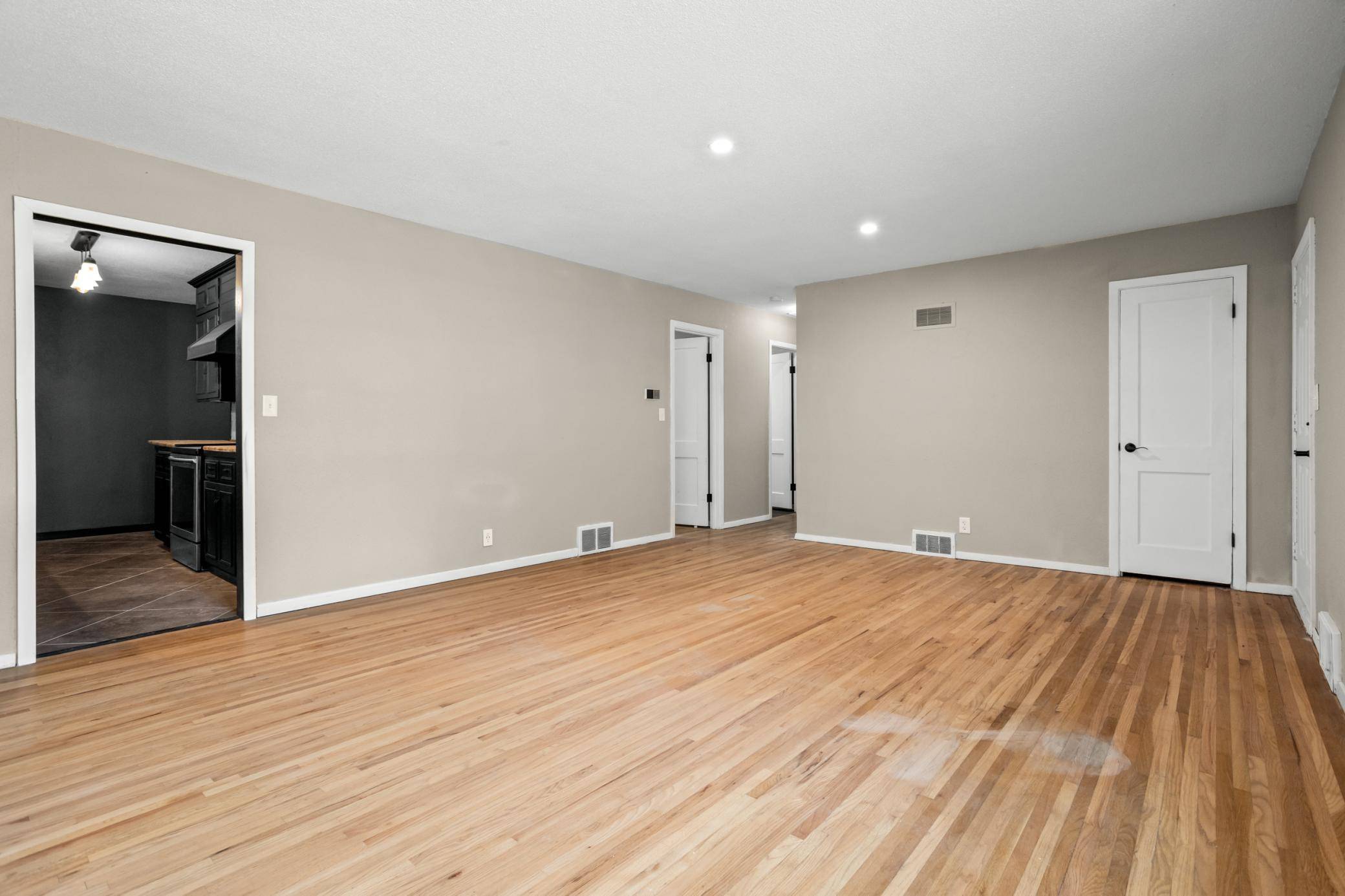 62 18TH AVE N, Fargo, ND 58102