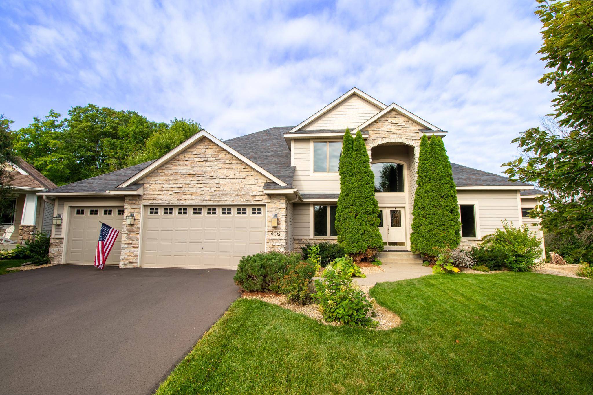 6739 Yellowstone LN N, Maple Grove, MN 55311