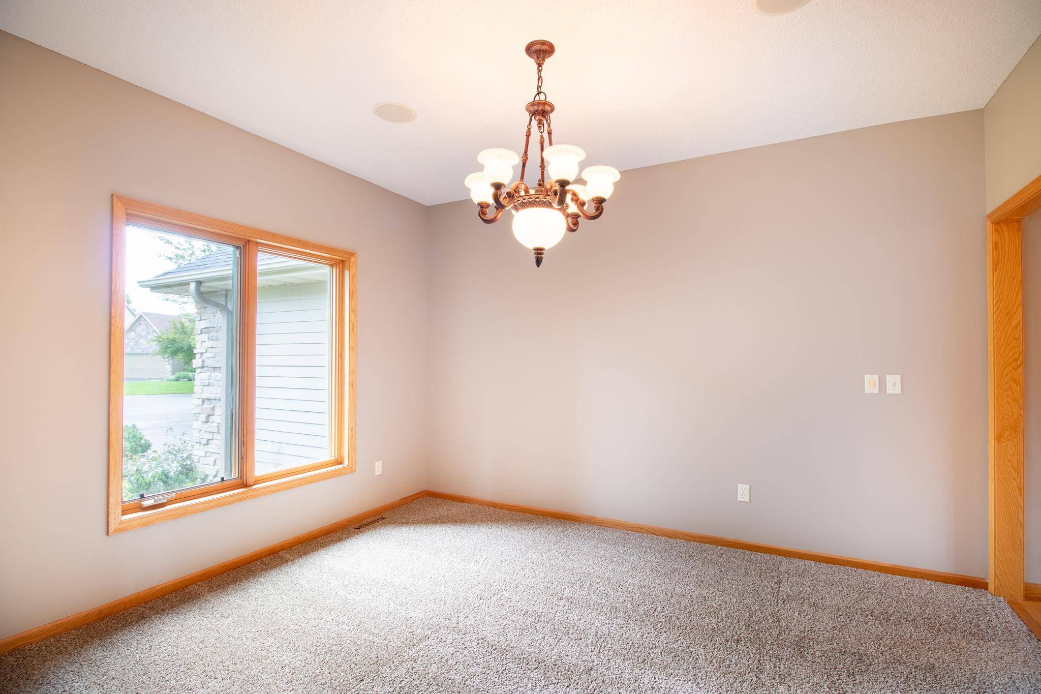 6739 Yellowstone LN N, Maple Grove, MN 55311