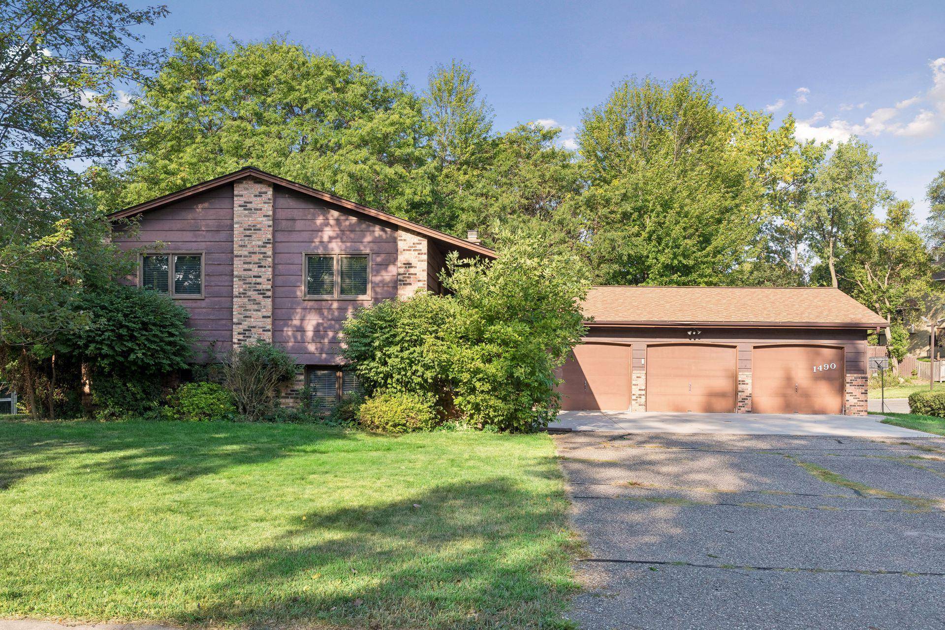 1490 29th AVE NW, New Brighton, MN 55112