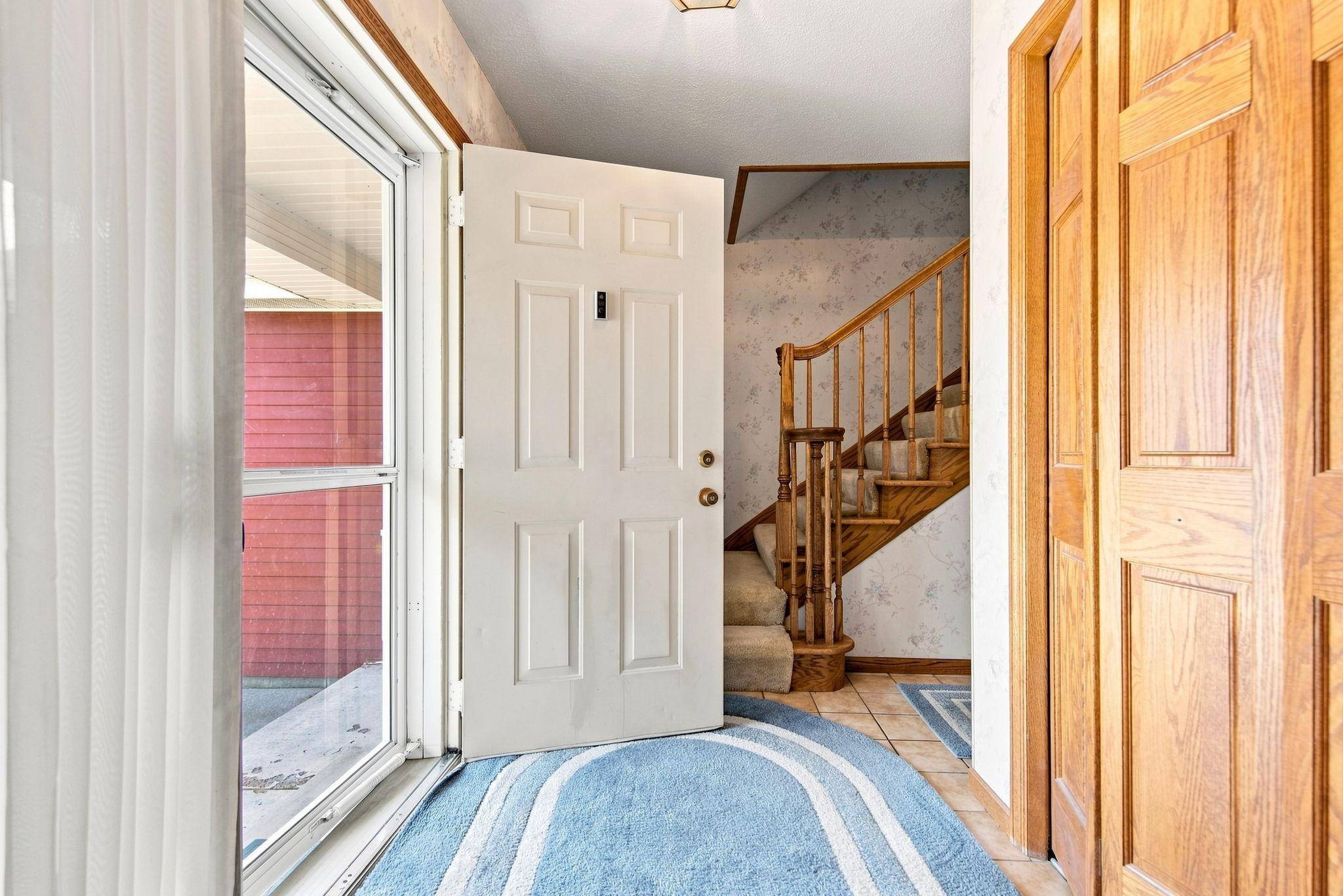 3017 Standridge PL, Maplewood, MN 55109