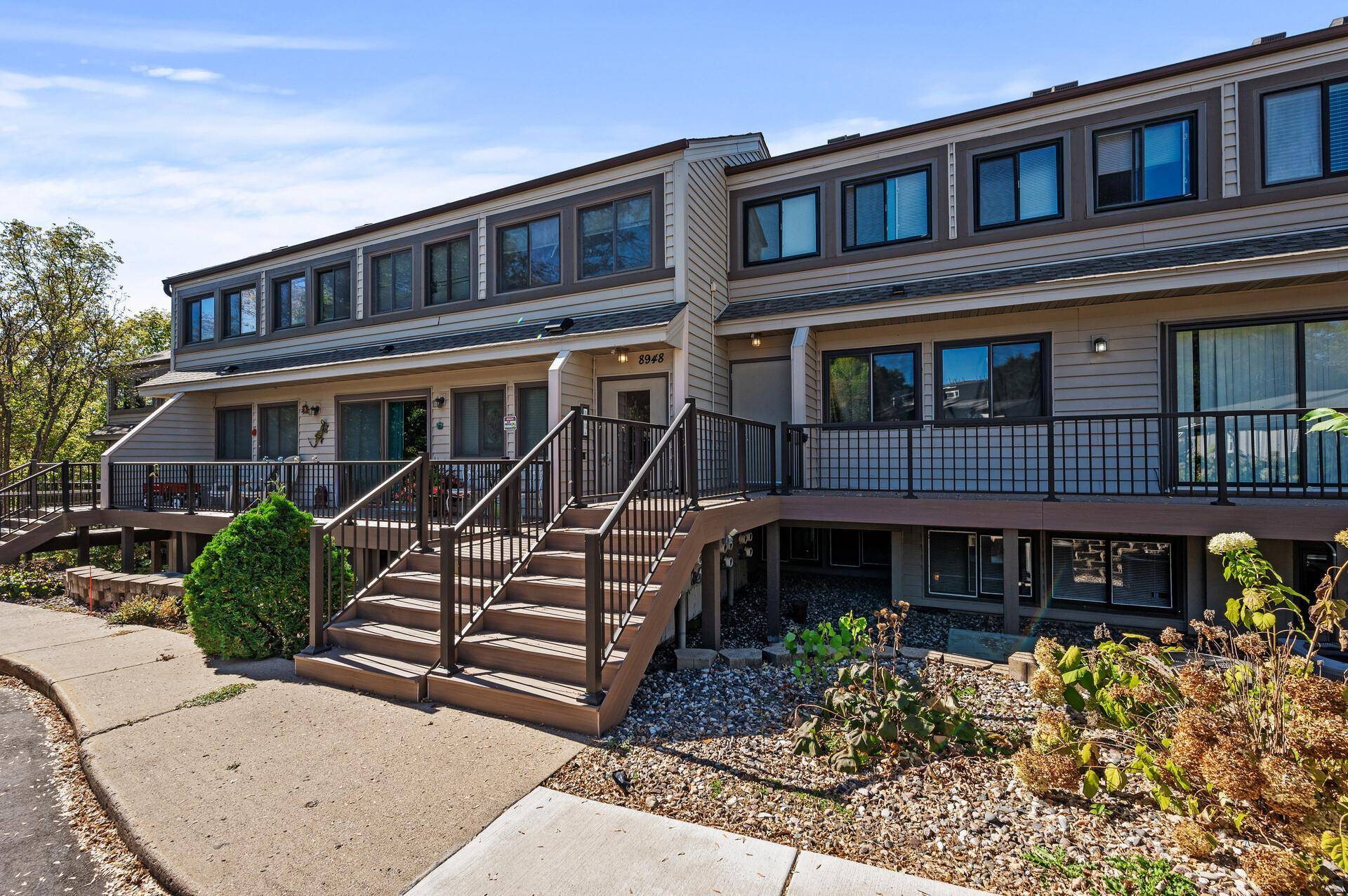 8948 Neill Lake RD #155E, Eden Prairie, MN 55347