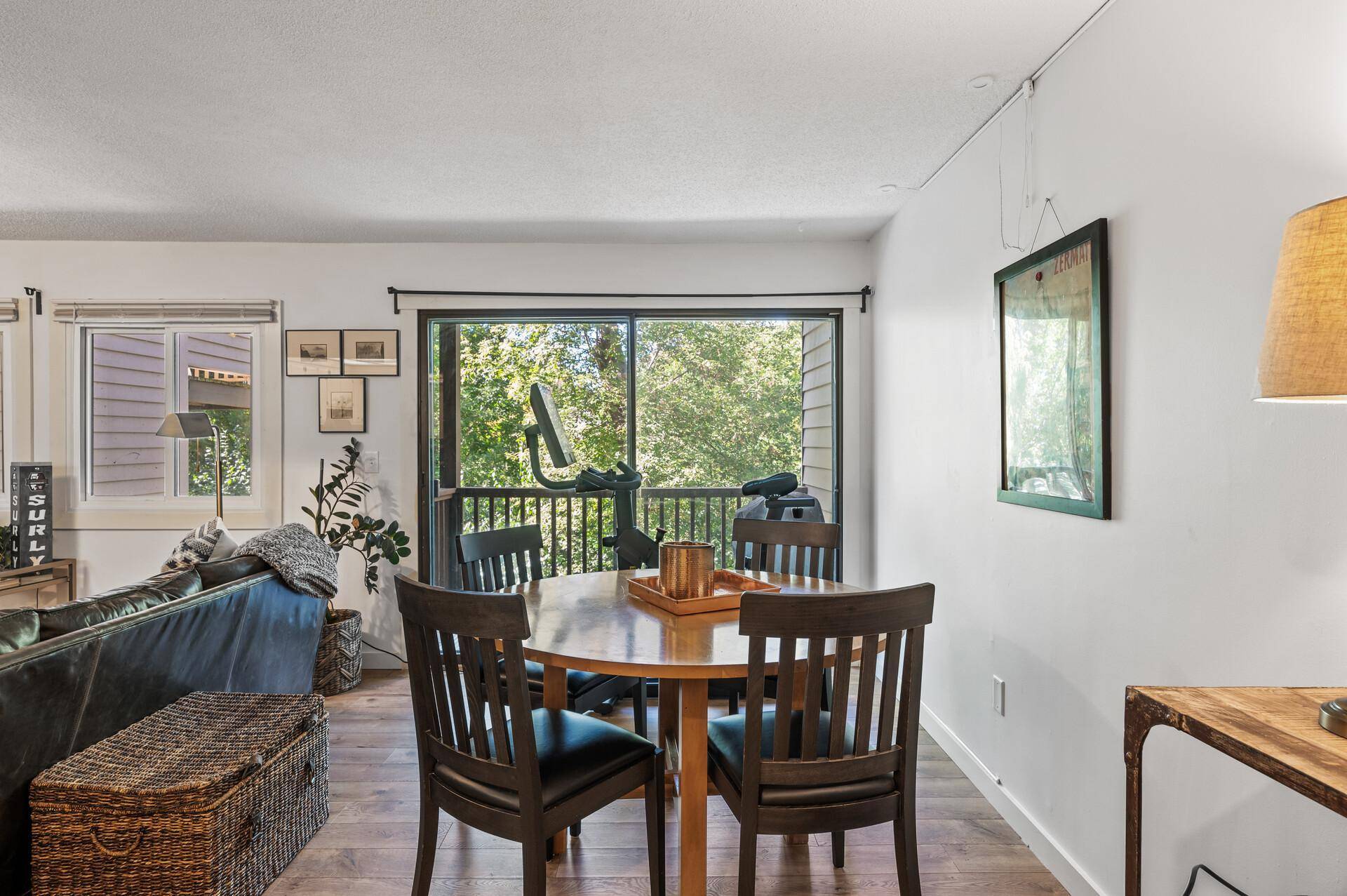 8948 Neill Lake RD #155E, Eden Prairie, MN 55347