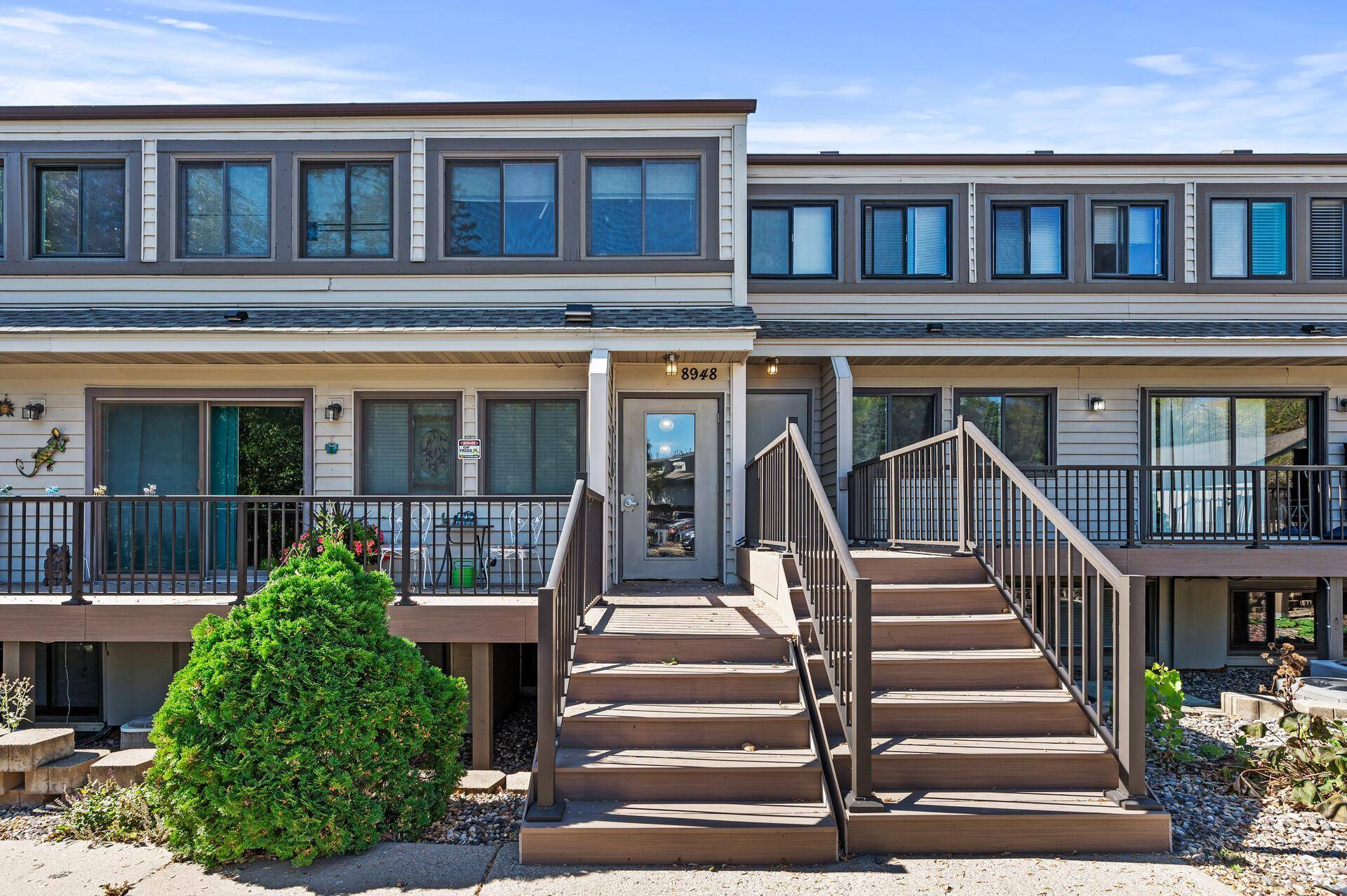 8948 Neill Lake RD #155E, Eden Prairie, MN 55347