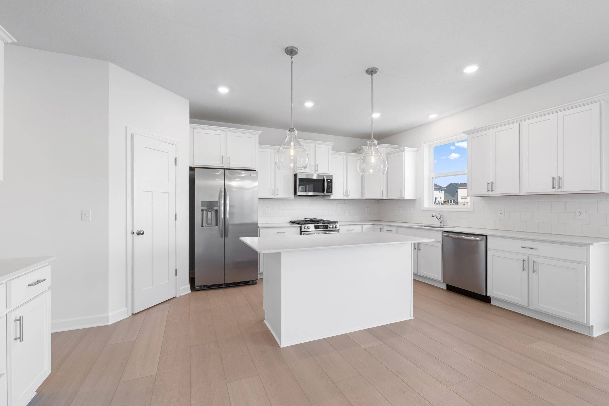 8921 Periwinkle BLVD, Woodbury, MN 55129