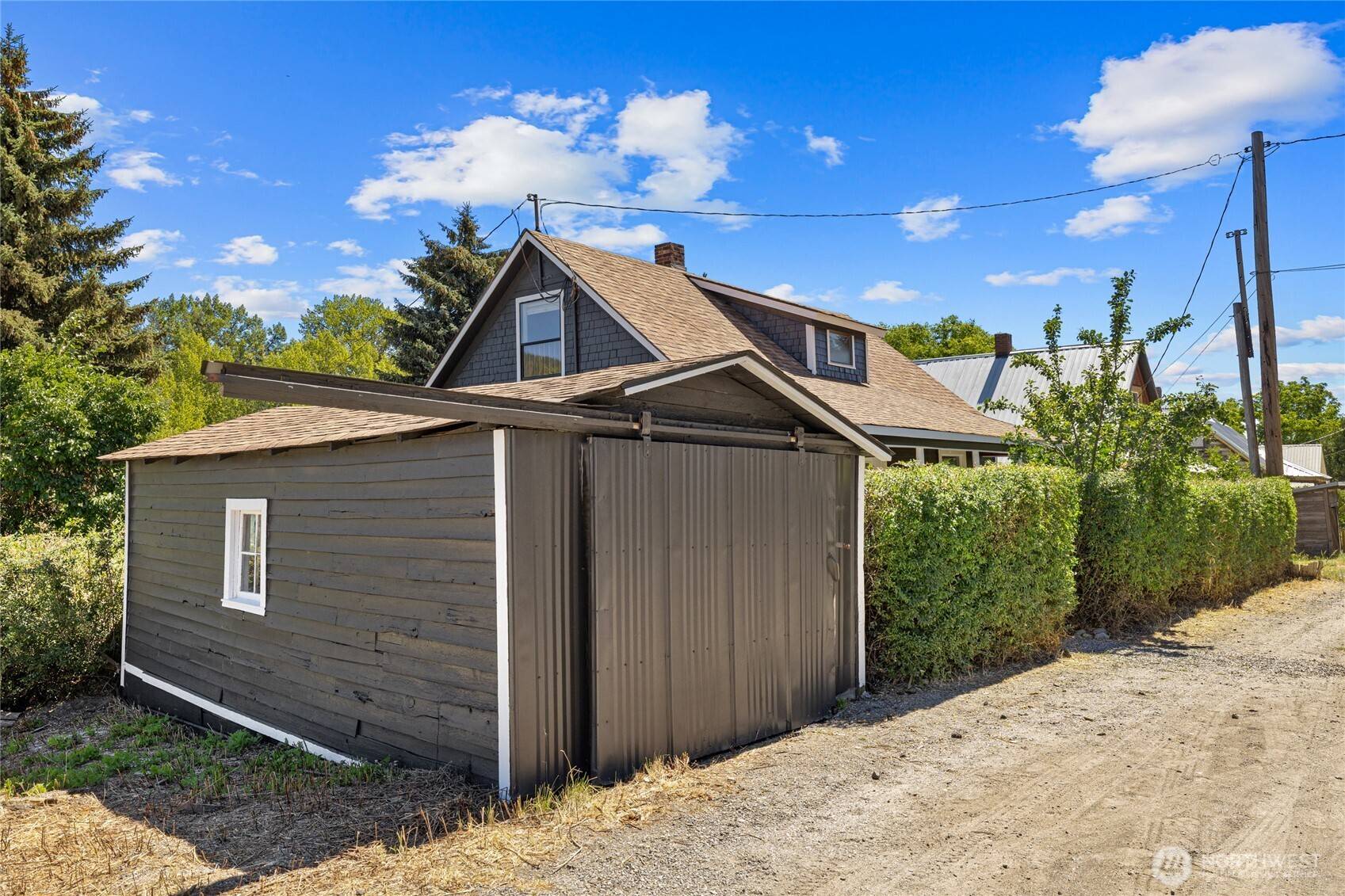 401 S 1st ST, Roslyn, WA 98941