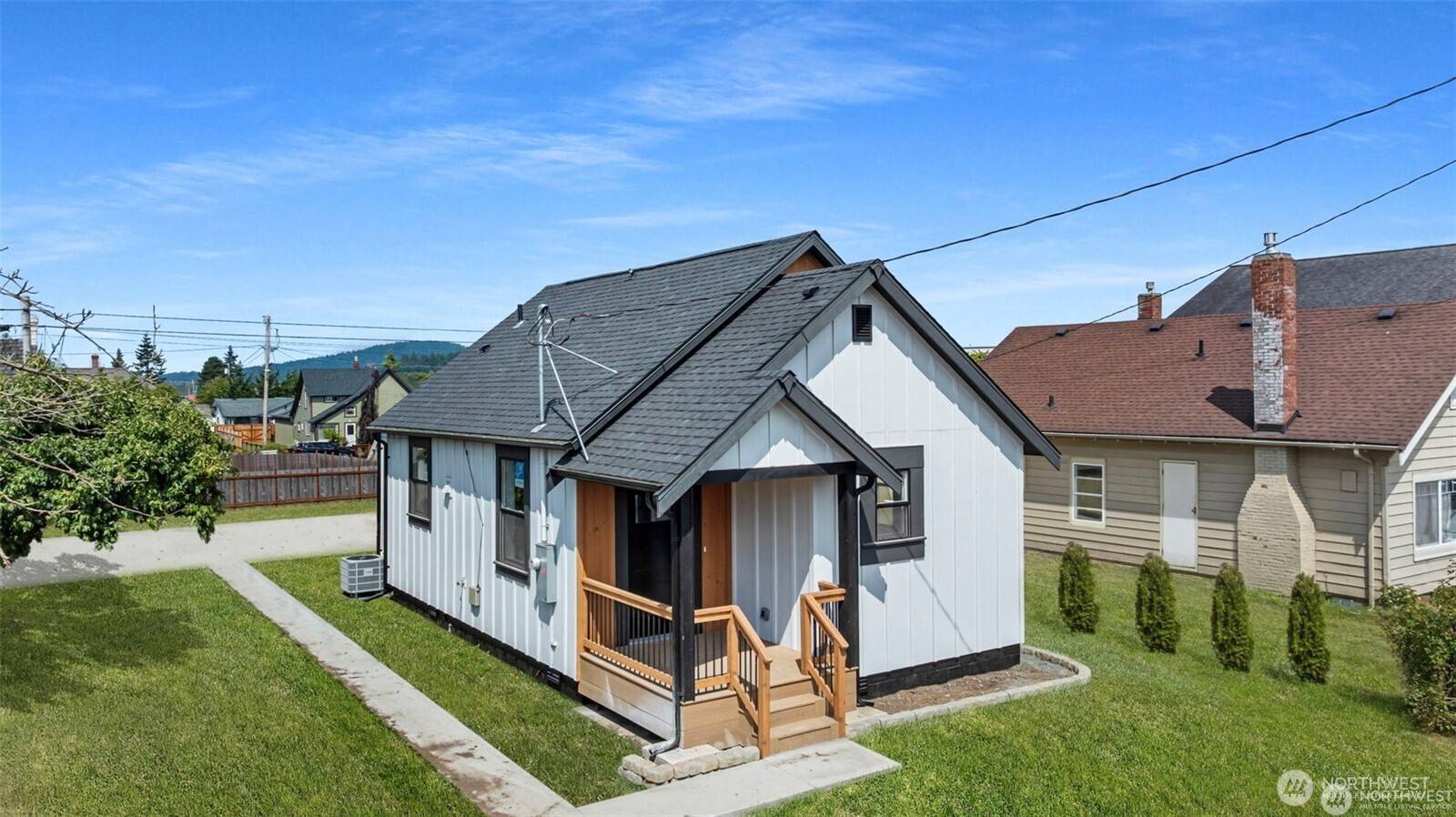 814 26th ST #1, Anacortes, WA 98221