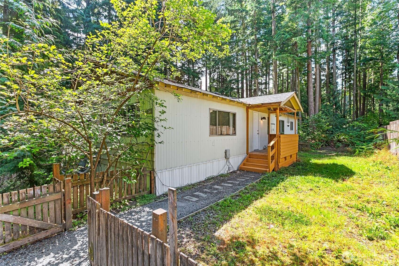 1191 Hopeful Valley LN, Maple Falls, WA 98266
