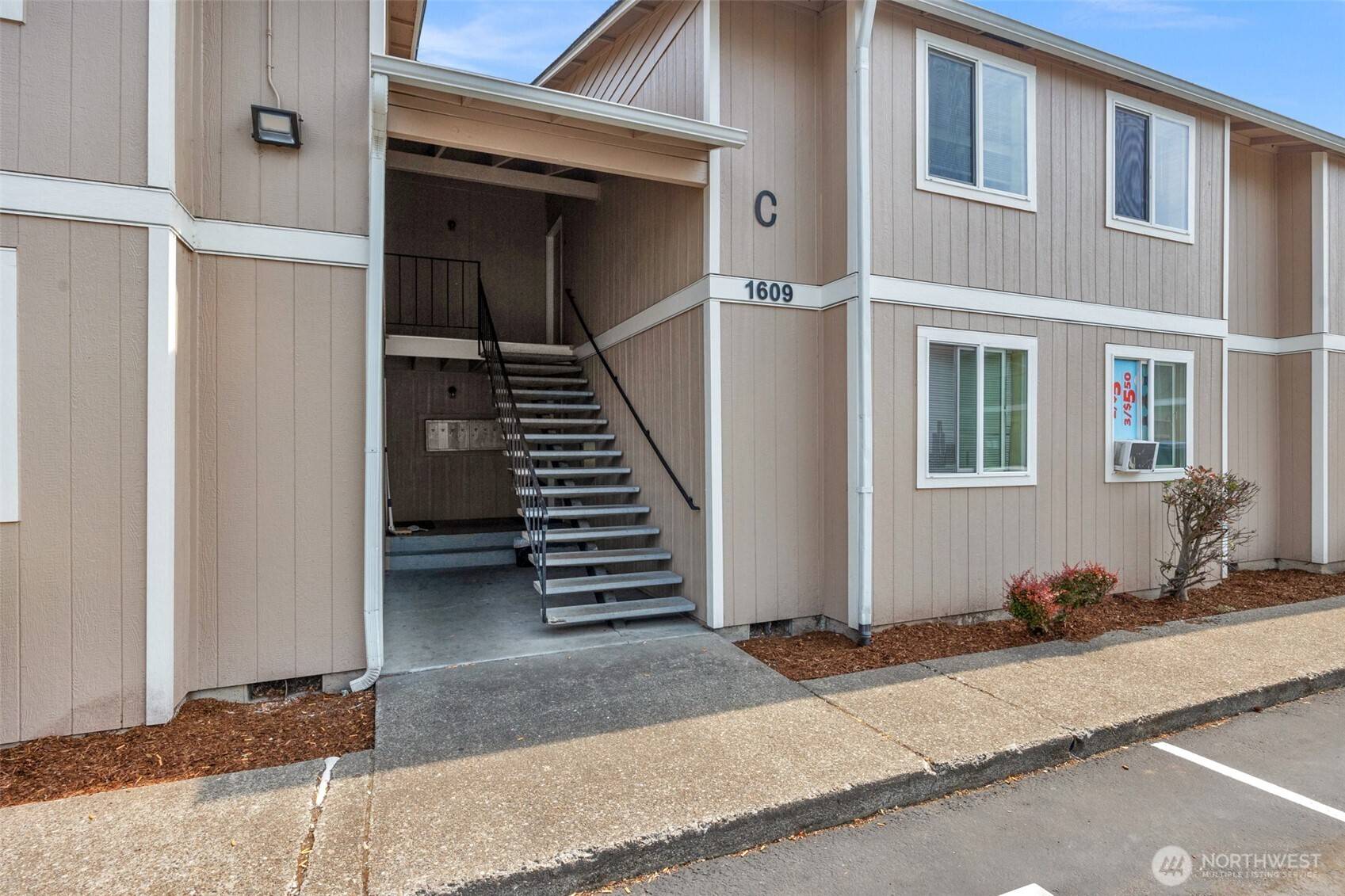 1609 Maple LN #C1-C8, Kent, WA 98030