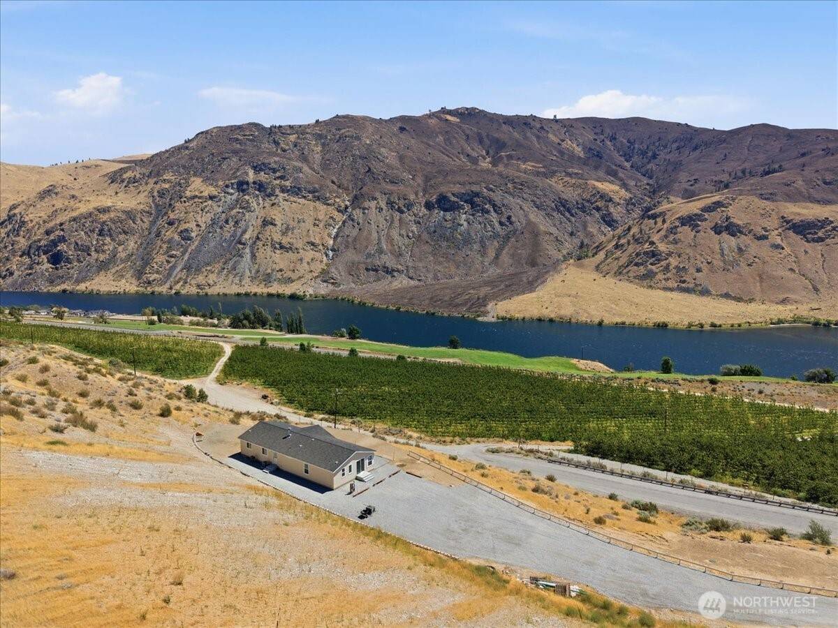 109 Hugo RD, Chelan, WA 98816