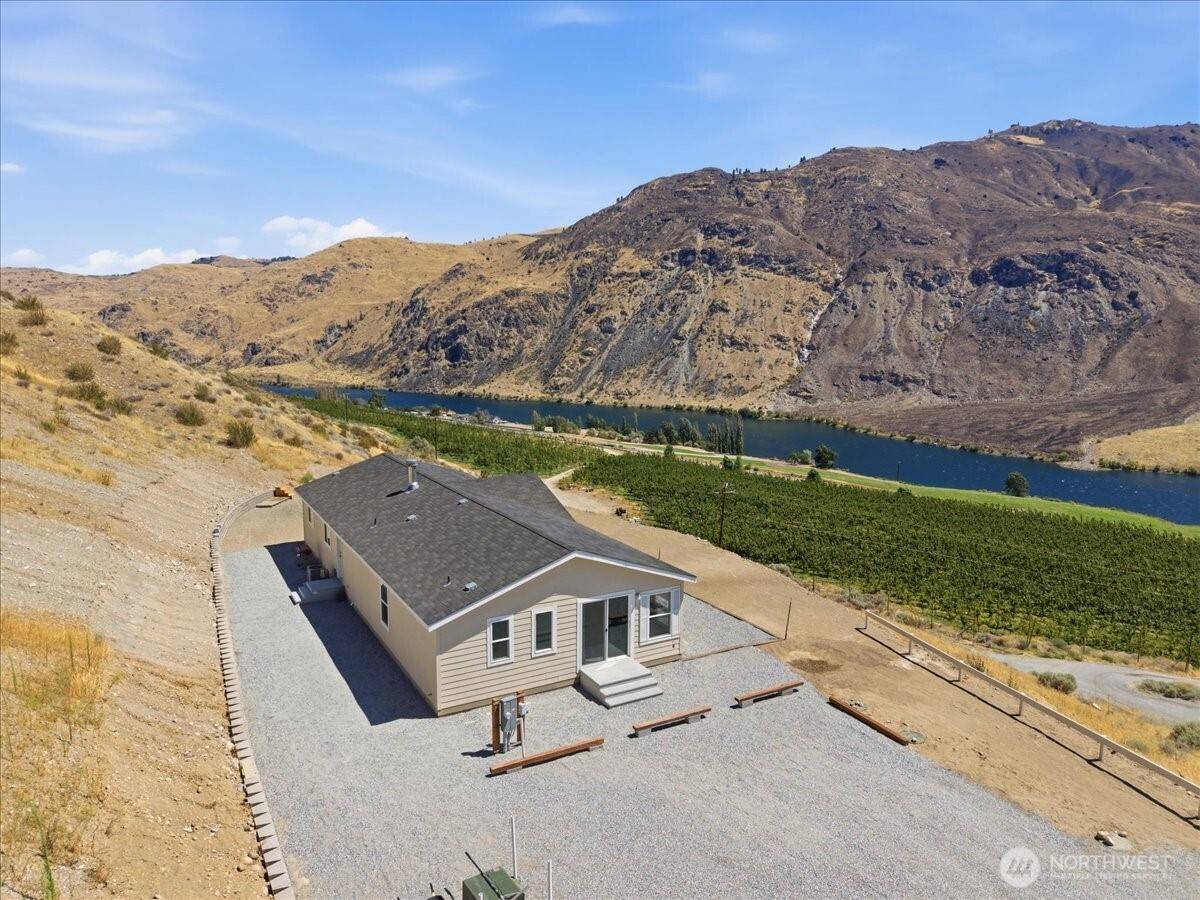 109 Hugo RD, Chelan, WA 98816