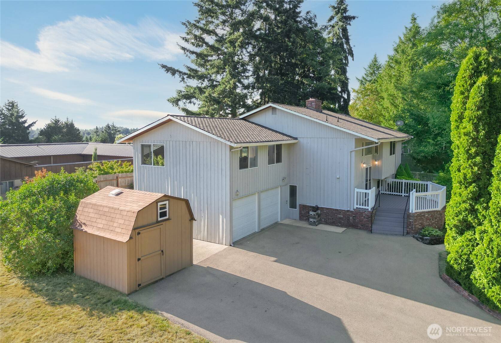 8101 McIntyre LN NE, Bremerton, WA 98311
