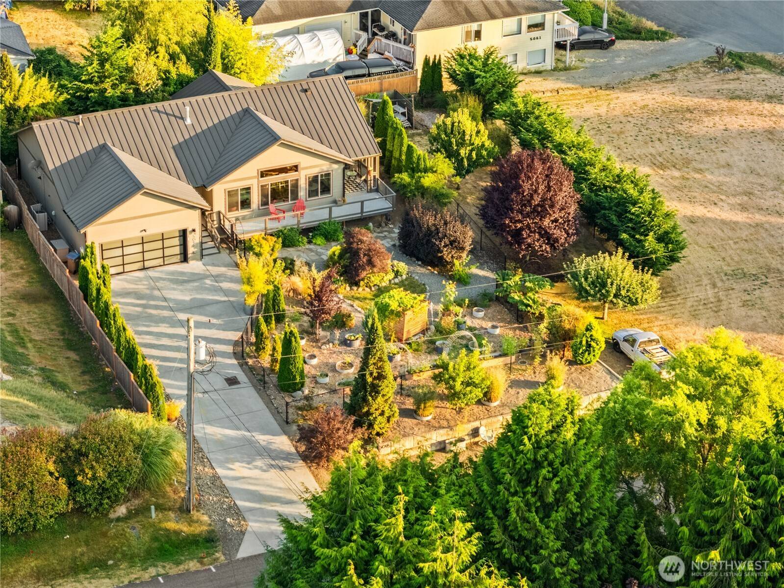 5095 NE Willow RD, Hansville, WA 98340