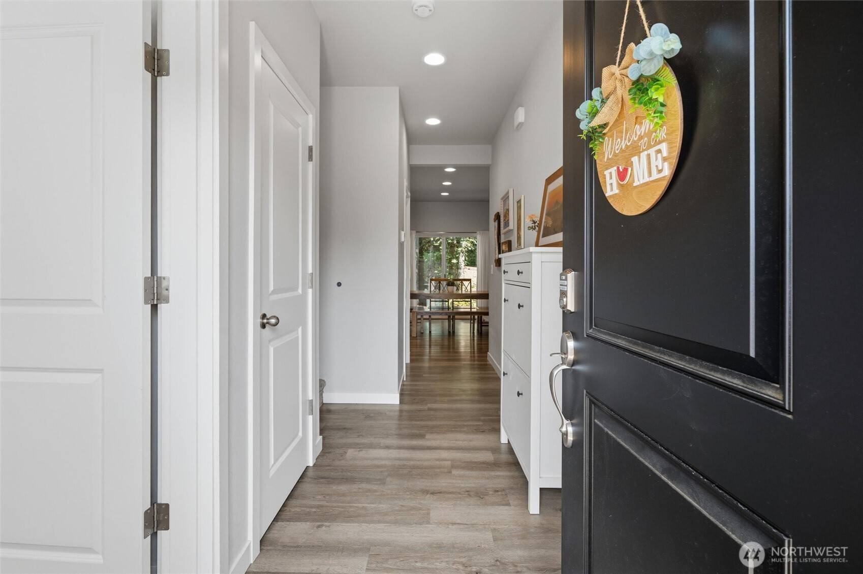 9237 Mint LOOP NW, Bremerton, WA 98311