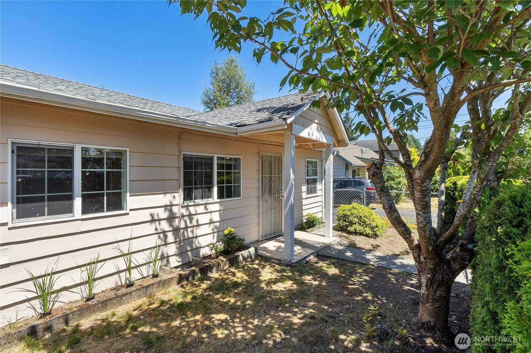 8528 S 121st ST, Seattle, WA 98178