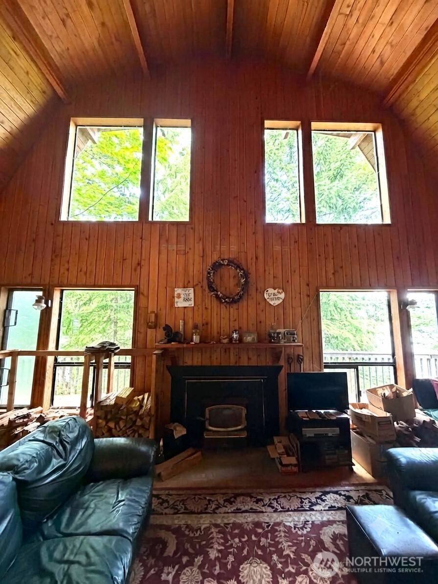 2070 W Cushman Ridge DR, Hoodsport, WA 98548