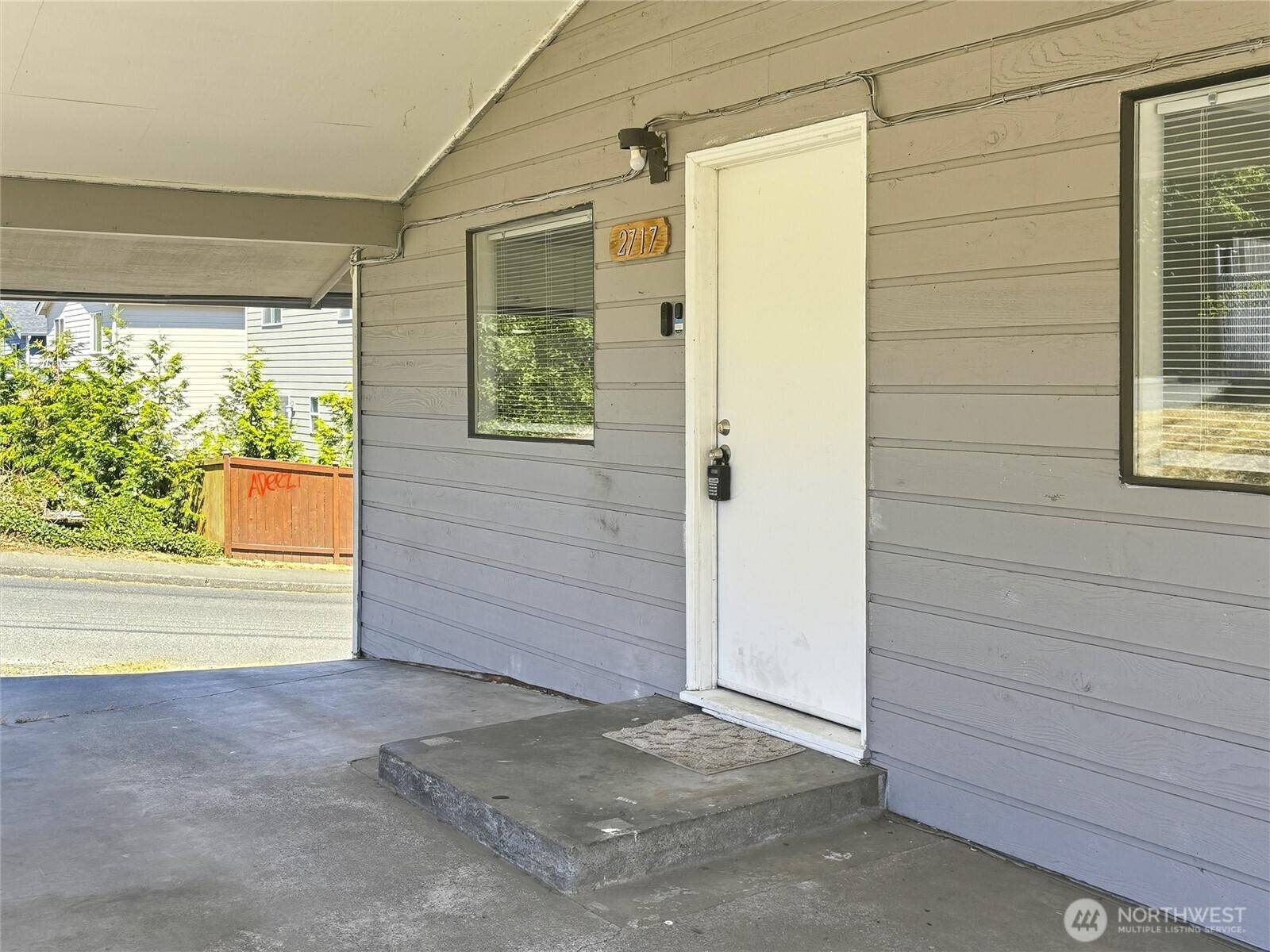 2719 S 125th ST, Seattle, WA 98168